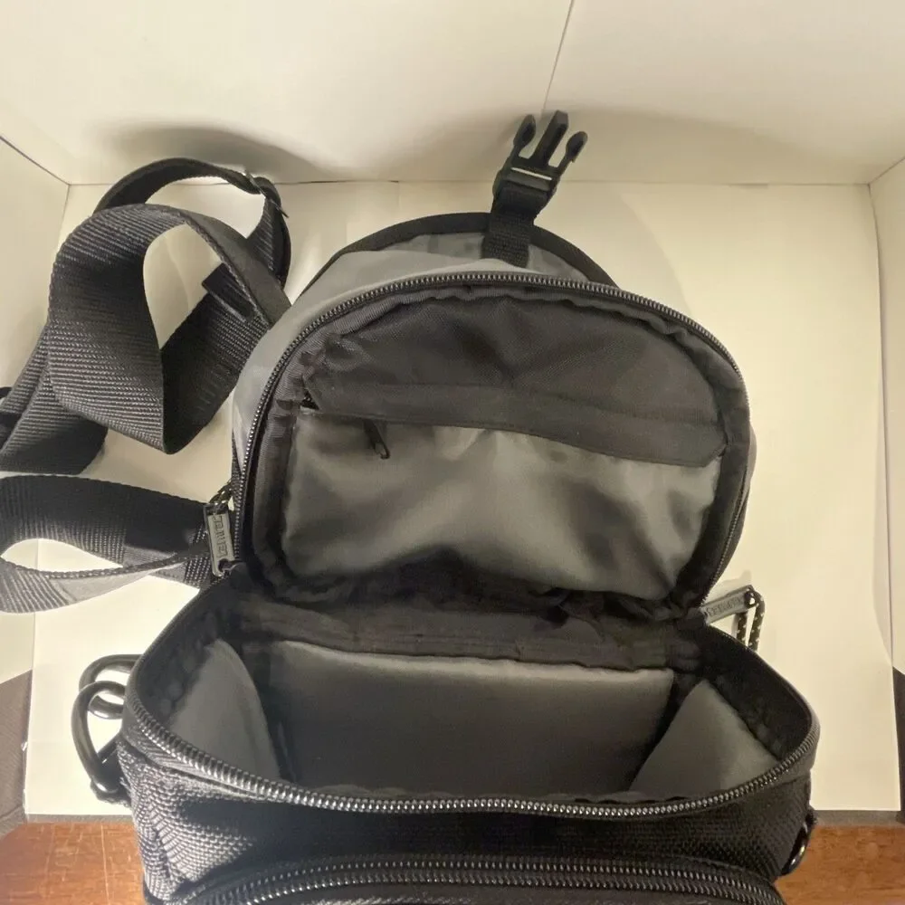 Tamrac Camera Bag Black 5683 SLR DSLR Adjustable Strap Pockets Handle Mint Cond
